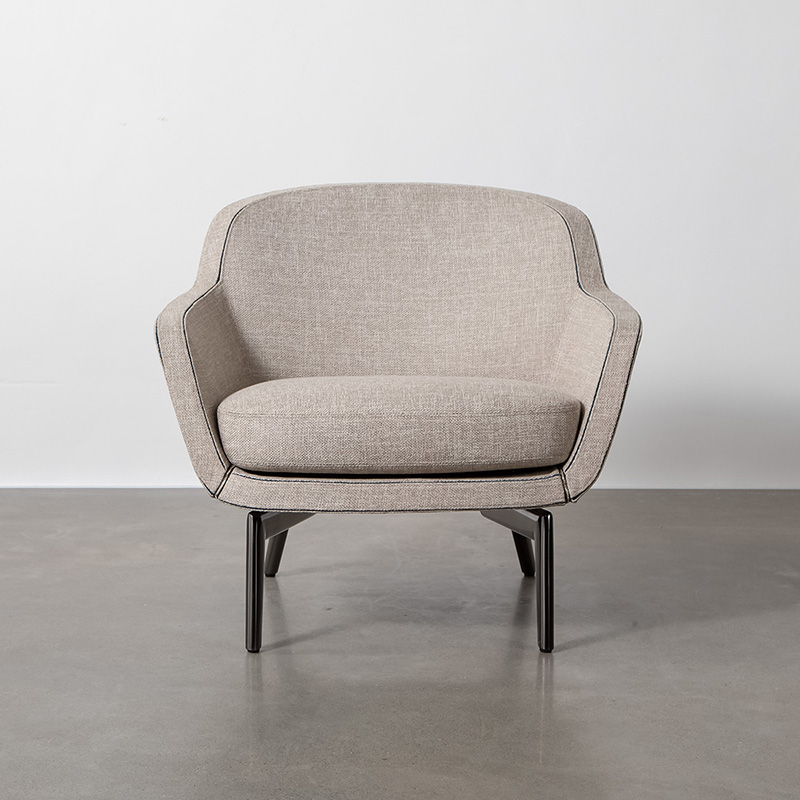 Which Color Option Looks Best for the Chaise Lounge Replica Belt Lounge Chair in Modern Patios