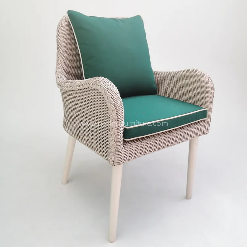 Does a Weather-resistant Aluminum PE Rattan Outdoor Leisure Chair Stay Cool in Summer and Warm in Winter